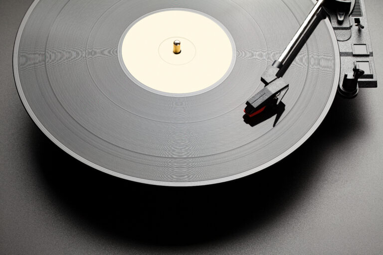 Listen to Teri Danz' recordings